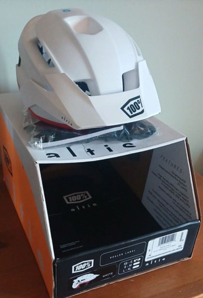 Used 100% Altis Helmet bike — image 6 of 6