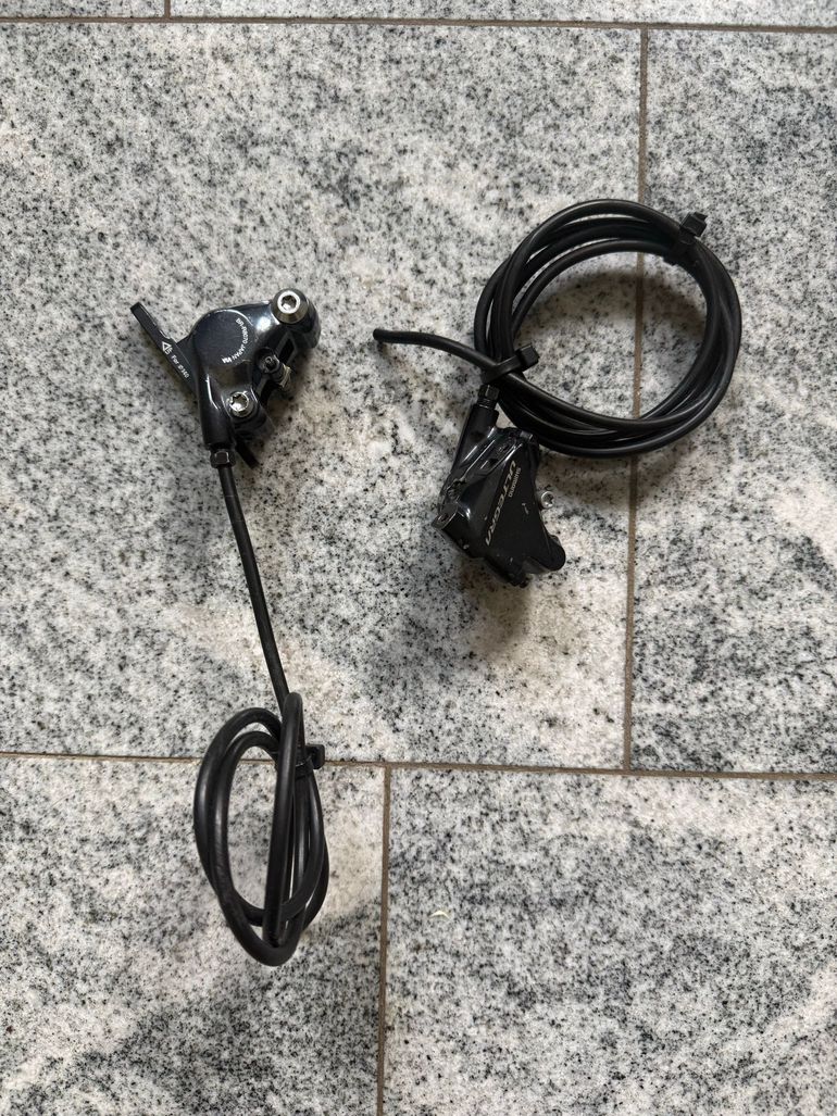 Used Shimano BR-R8070 Bremssättel bike — image 1 of 6