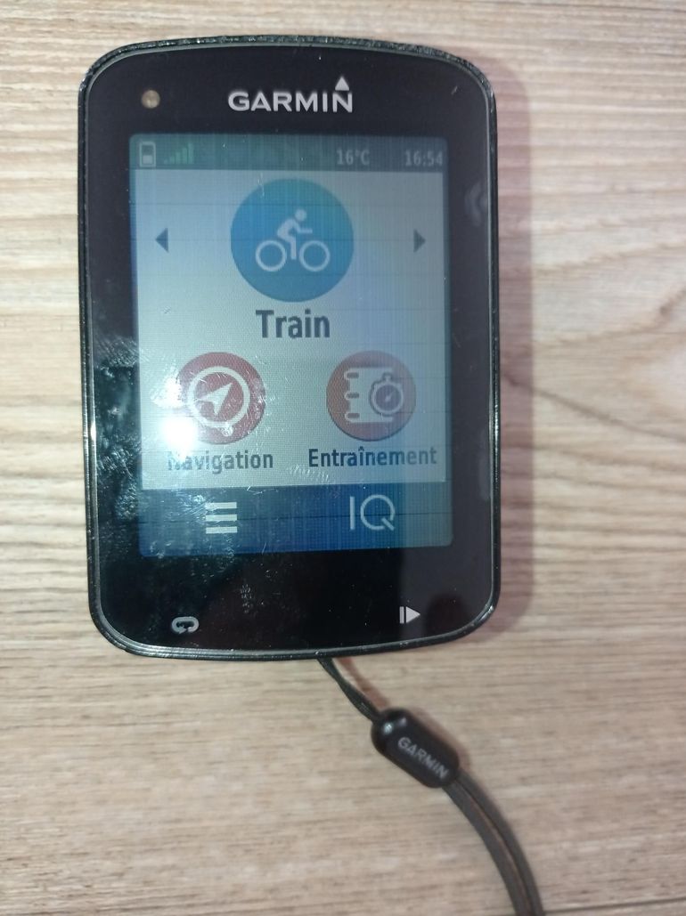 Used Garmin Edge 820 GPS Cycling Computer bike — image 1 of 11