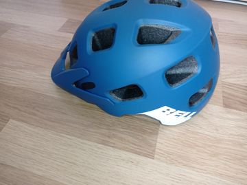 Used Bell Neuf Helmet 2025 bike — image 4 of 10