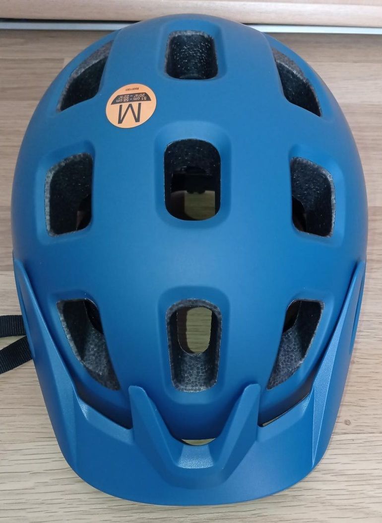 Used Bell Neuf Helmet 2025 bike — image 10 of 10