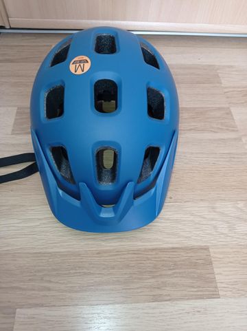 Used Bell Neuf Helmet 2025 bike — image 2 of 10