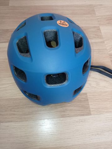 Used Bell Neuf Helmet 2025 bike — image 3 of 10