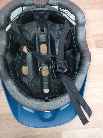 Used Bell Neuf Helmet 2025 bike — image 9 of 10
