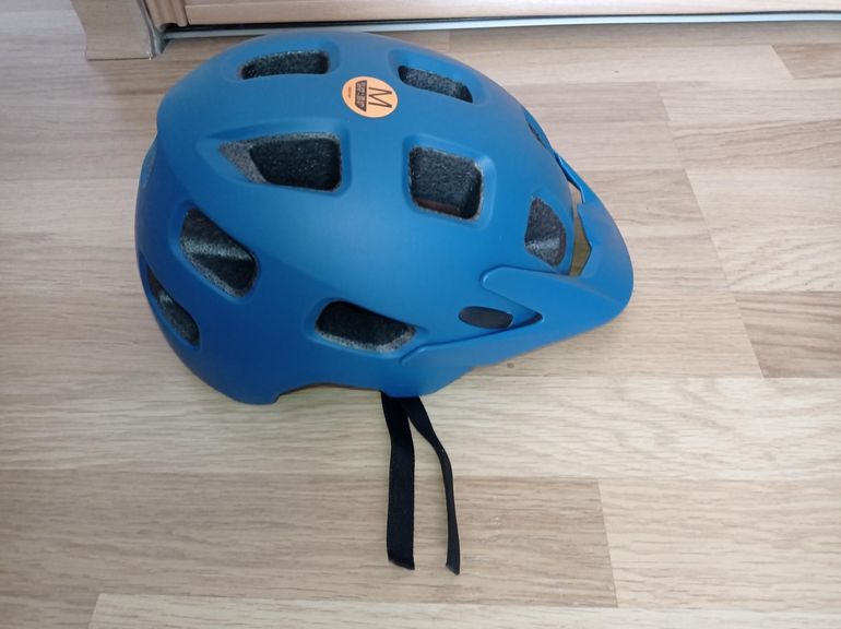 Used Bell Neuf Helmet 2025 bike — image 1 of 10