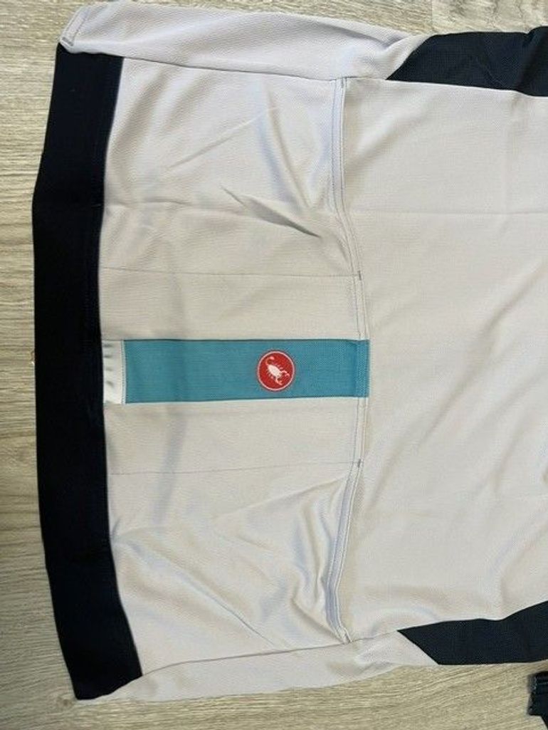 Used Castelli Entrata VI Cycling Jersey bike — image 3 of 7