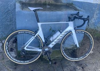 Used Campagnolo Bora Ultra 50,rodamientos cerámicos,rueda original con pegatinas negras,tubulares nuevos en buen estado. 2016 bike