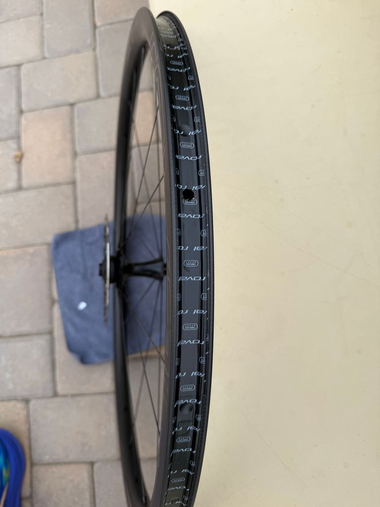 Used Roval Carbon Wheel 32cm bike — image 5 of 5