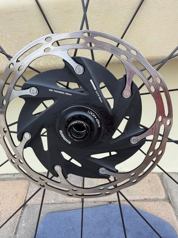 Used Roval Carbon Wheel 32cm bike — image 2 of 5