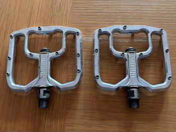 Used Dhsign Flat Pedals DH Sign 2025 bike