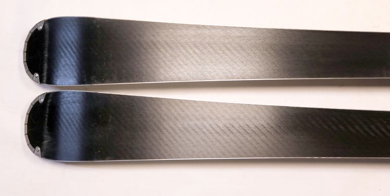 Used Atomic REDSTER X5 Skis 147cm 2025 bike — image 8 of 11
