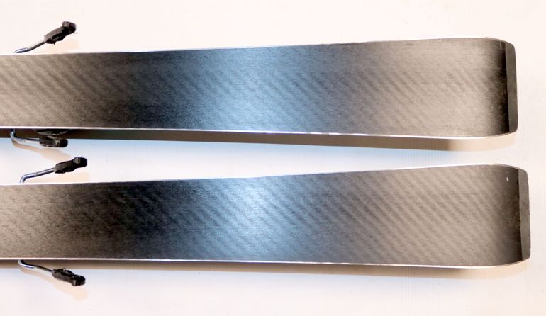 Used Atomic REDSTER X5 Skis 147cm 2025 bike — image 10 of 11