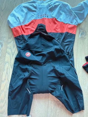 Used Castelli Completo ciclismo donna 2025 bike — image 3 of 9
