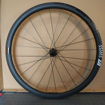 Used Dt Swiss PRC 1450 Spline 35 Carbon Tubeless 700c Wheelset bike — image 4 of 6