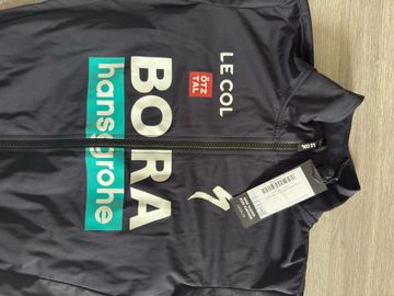 Tweedehands Le Col Bora Hansgrohe Team Rain Jacket bike — afbeelding 3 van 5