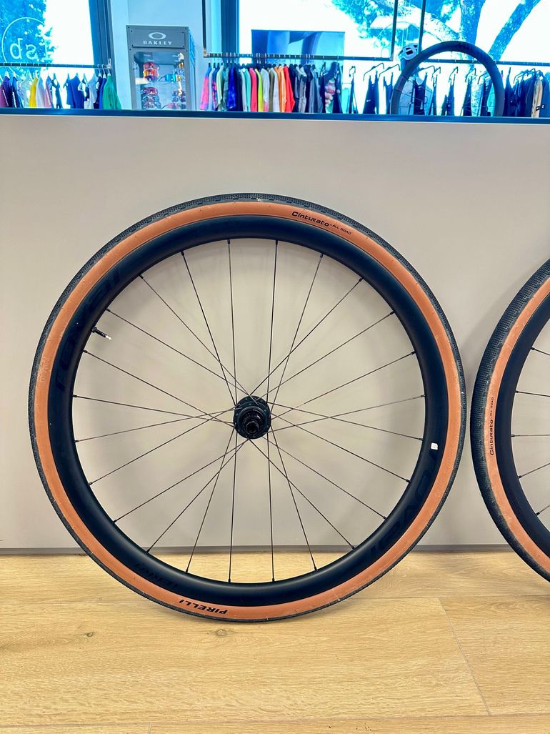 Used Roval Terra C 2025 bike — image 3 of 7