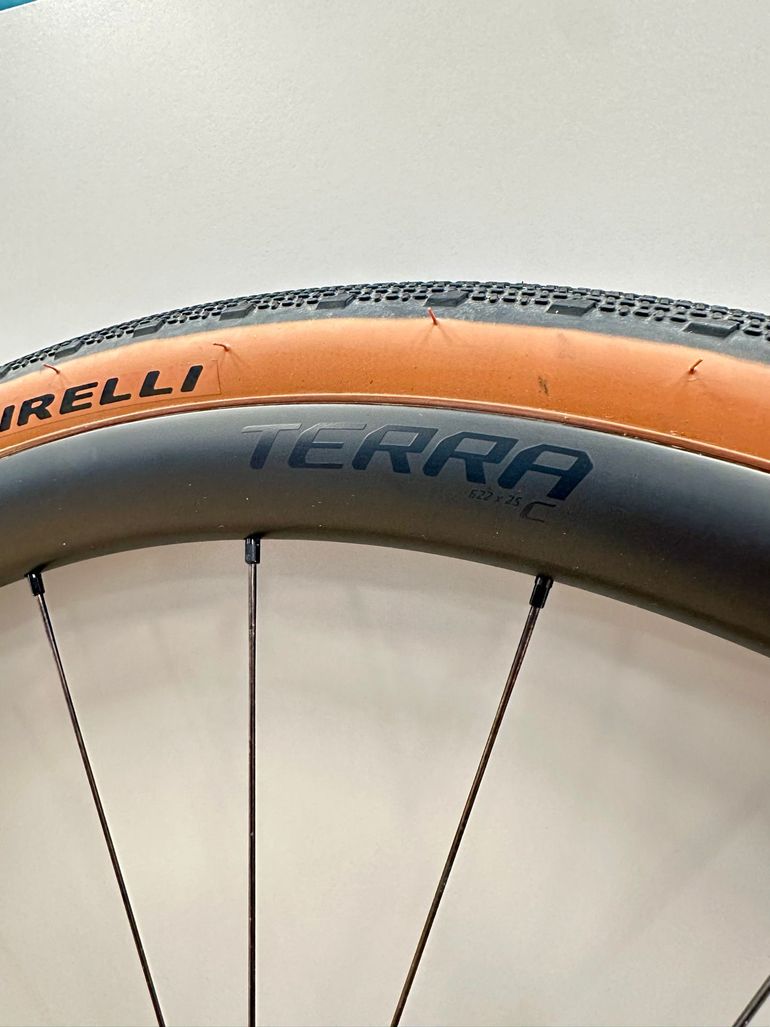 Used Roval Terra C 2025 bike — image 4 of 7