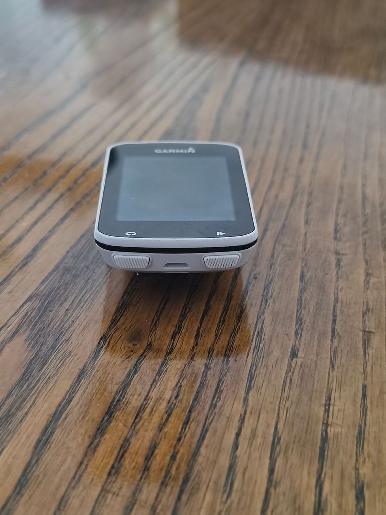 Used Garmin edge explore 820 bike — image 6 of 17