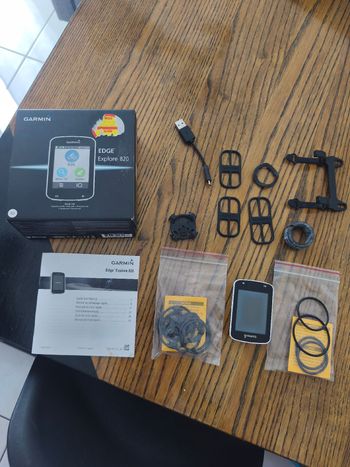 Used Garmin edge explore 820 bike — image 12 of 17