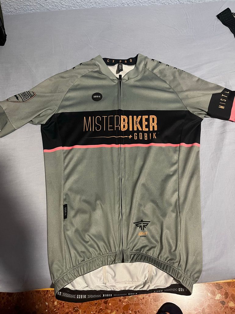 Used Gobik Conjunto ciclismo bike — image 2 of 8