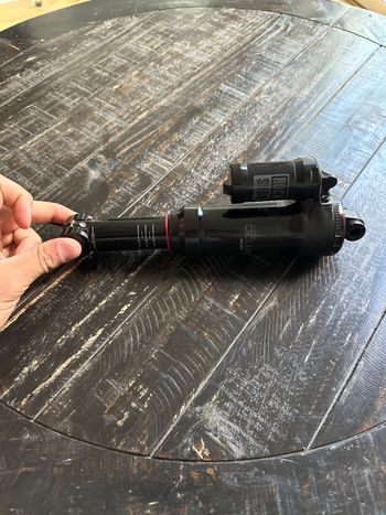 Used RockShox Super Deluxe Select 2022 bike — image 2 of 3