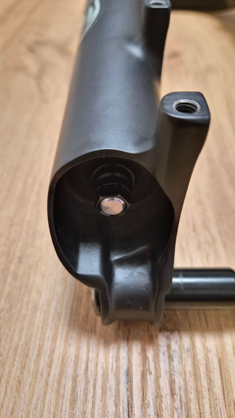 Used Fox 34 Factory 130mm 29" GRIP2 2024 bike — image 6 of 6