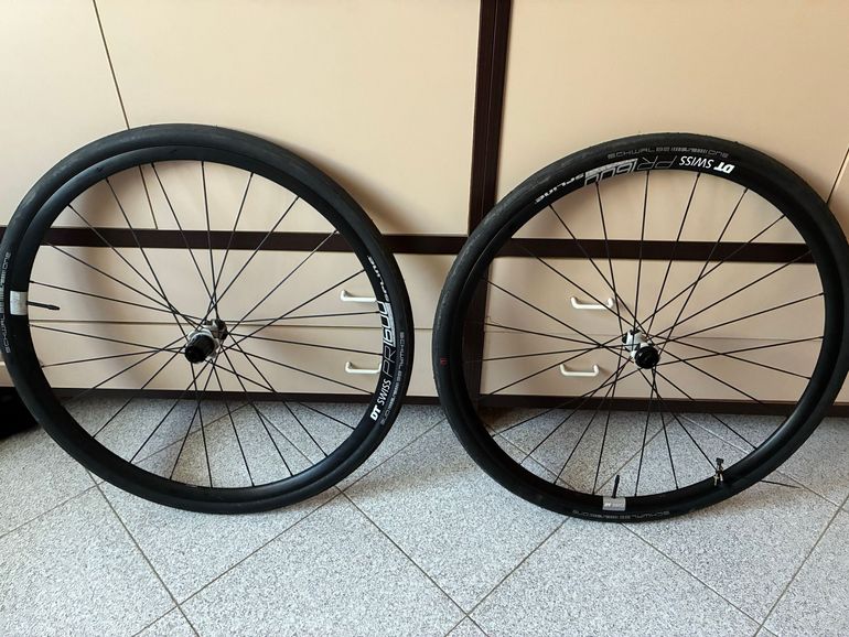 Used Dt Swiss PR 1600 SPLINE db 23 12/142 mm Shimano 2025 bike — image 1 of 3
