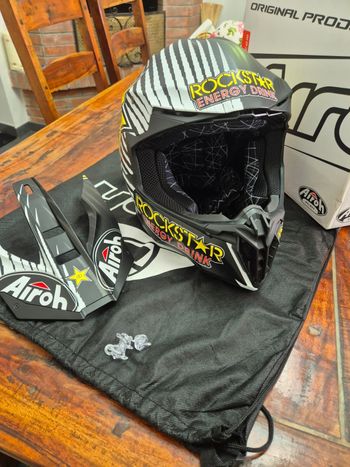 Used Airoh TWIST 2.0 ROCKSTAR 020 MATT bike — image 5 of 9