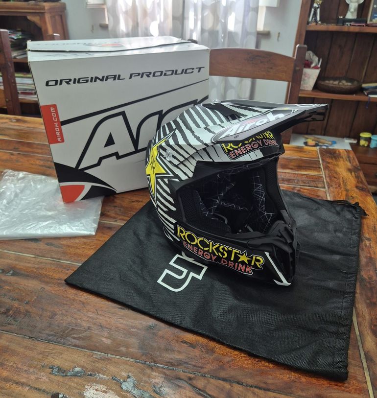 Used Airoh TWIST 2.0 ROCKSTAR 020 MATT bike — image 2 of 9