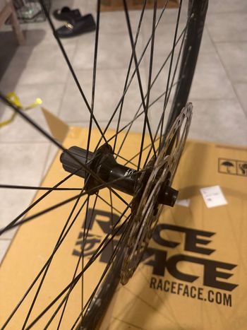 Used Sunringle Duroc 30 29" Wheels bike — image 3 of 3