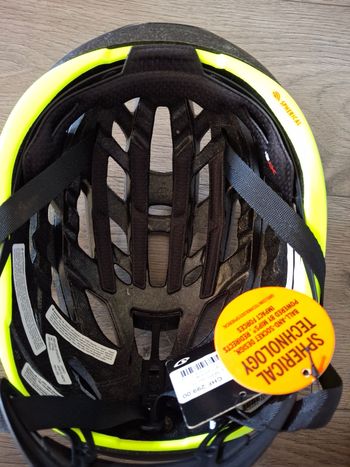 Used Giro Helios Spherical Helmet bike — image 4 of 6