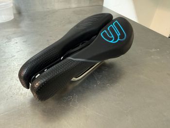 Used BiSaddle EXT Stealth Saddle Adjustable Ti rails 2025 bike — image 4 of 4