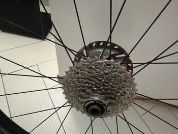Used Specialized Roval CLX 32 Disc 2023 bike — image 4 of 6