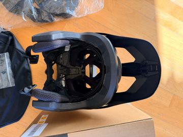 Used Fox Racing Dropframe Pro Helmet 2025 bike — image 3 of 5