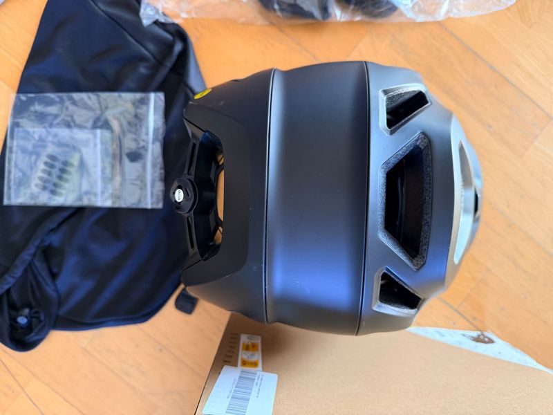 Used Fox Racing Dropframe Pro Helmet 2025 bike — image 4 of 5