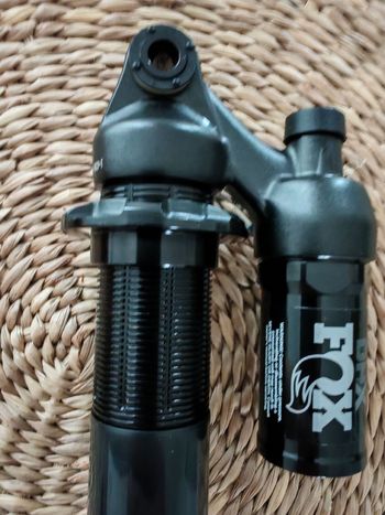 Used Fox FLOAT DHX performance 2 position 230x60 bike — image 4 of 5