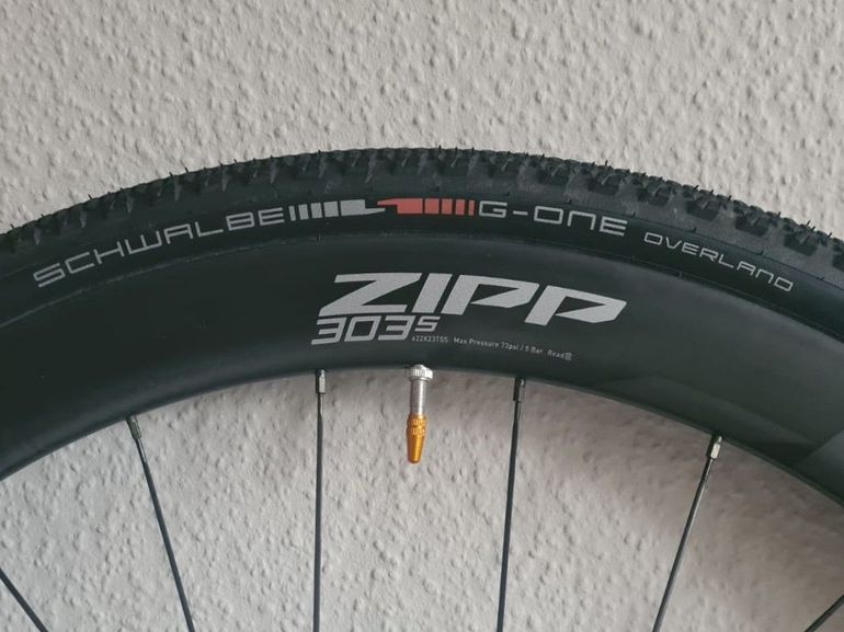 Used Zipp 303S Carbon Tubeless Disc Wheelset 2023 bike — image 2 of 5