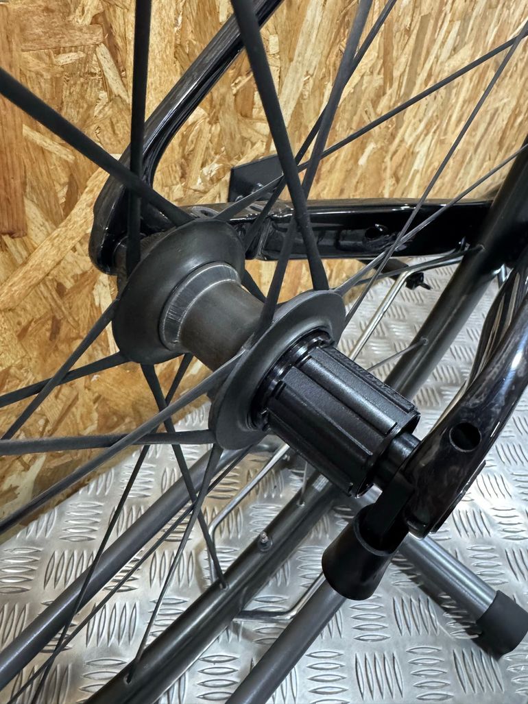 Used Mavic Cosmic Ultimate 45 Disc 2024 bike — image 2 of 7