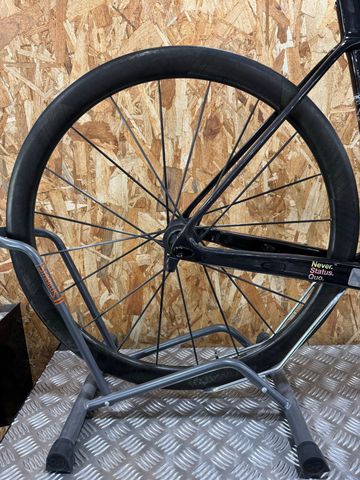 Used Mavic Cosmic Ultimate 45 Disc 2024 bike — image 3 of 7
