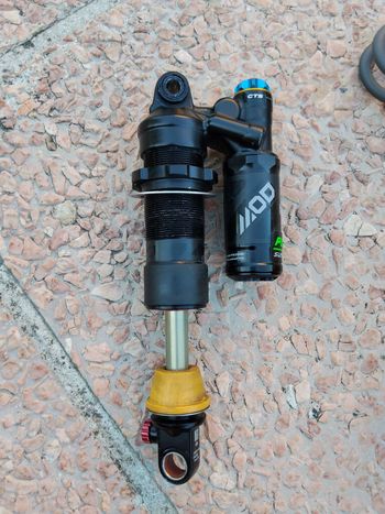 Used Formula Mod Air Shock 210x55 2025 bike — image 5 of 8