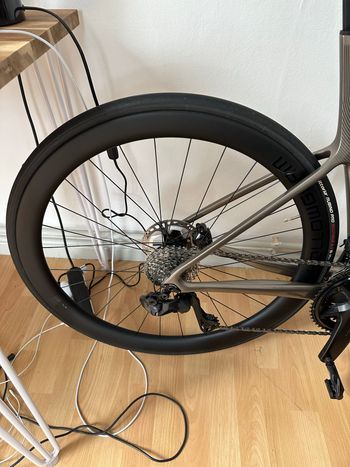 Used Hollowgram R45 Carbon Wheelset 2025 bike — image 4 of 5