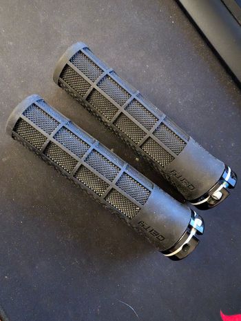 Used Deity Grips bike — image 3 of 3