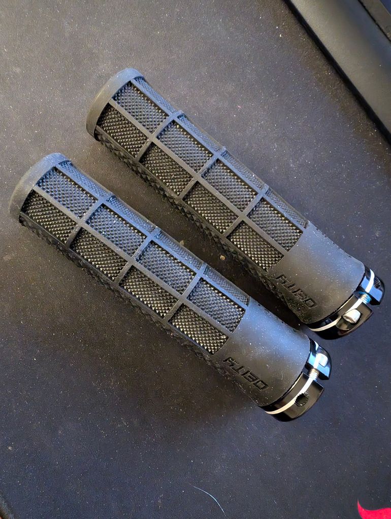 Used Deity Grips bike — image 3 of 3