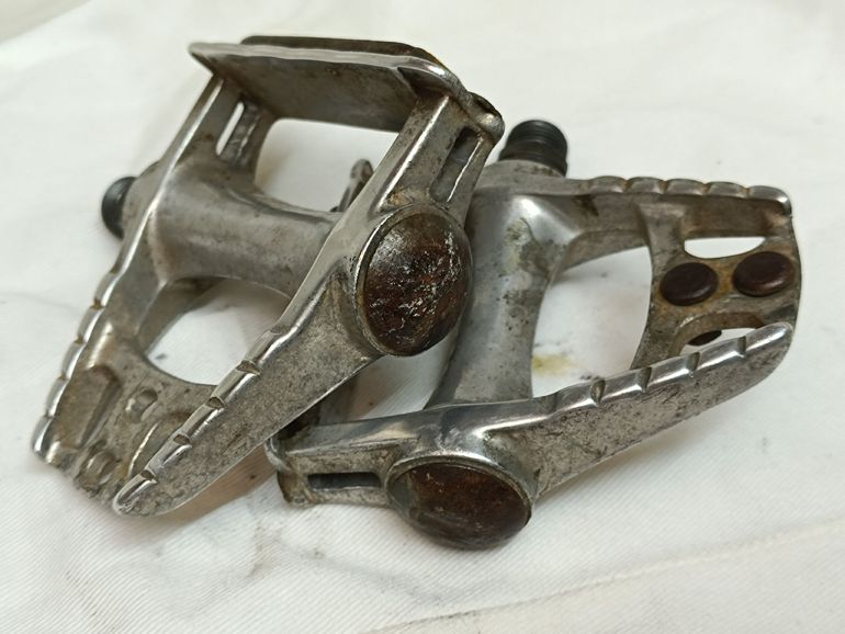 Used Stronglight Double Crankset 170mm 52/40T bike — image 8 of 15