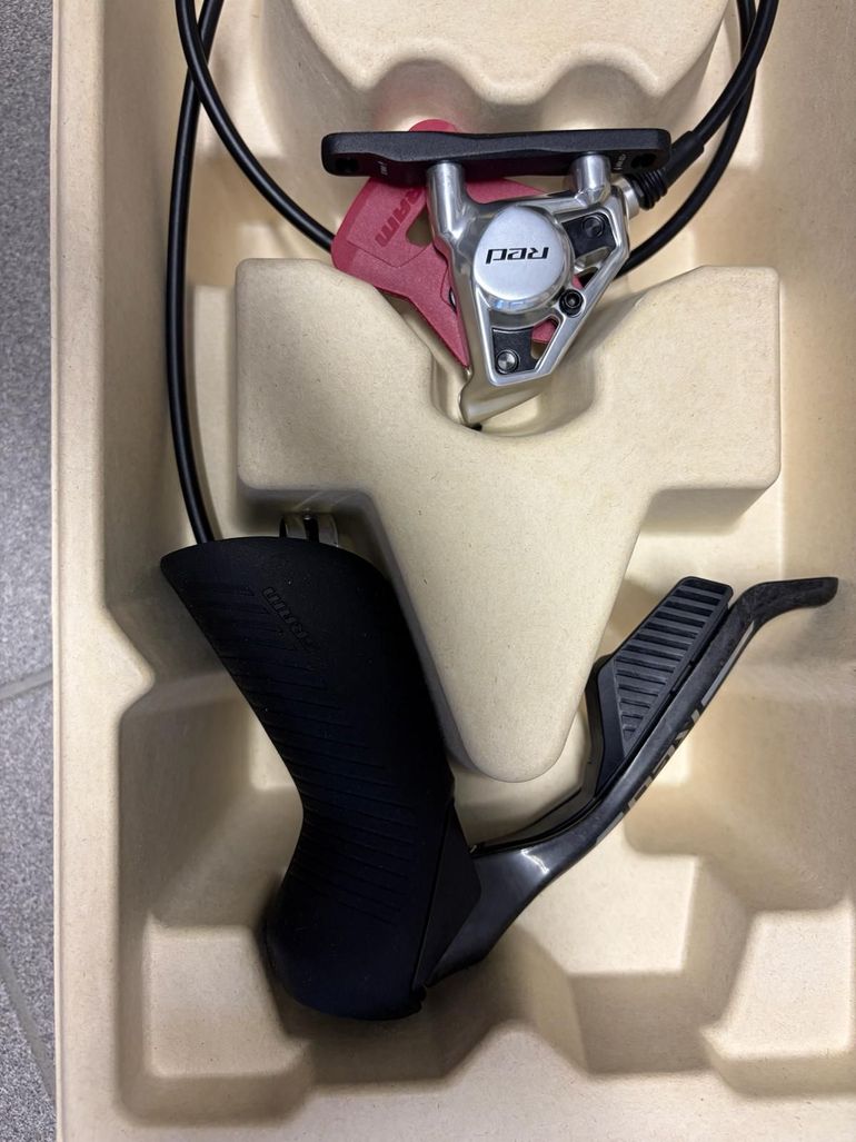 Used Sram Red AXS E1 Schalt-/Bremshebel inkl Bremse 2025 bike — image 5 of 7