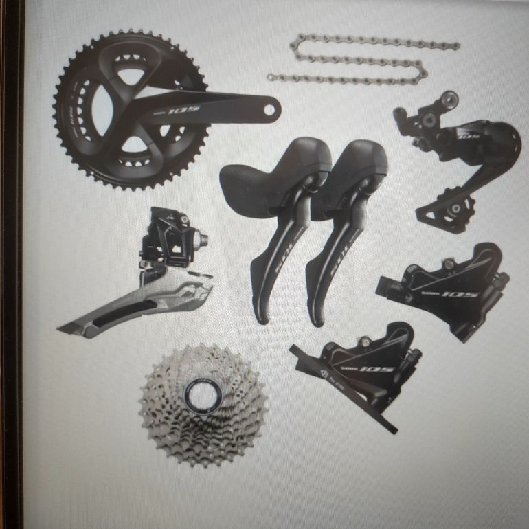 Used Shimano 105 R7000 D11-speed Groupset DURACE R7020 11V 2021 bike — image 1 of 11