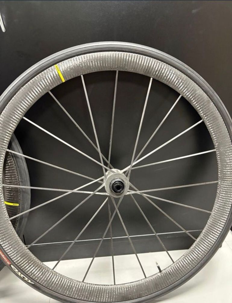 Used Mavic Cosmic Ultimate 45 Disc 23mm bike — image 6 of 7
