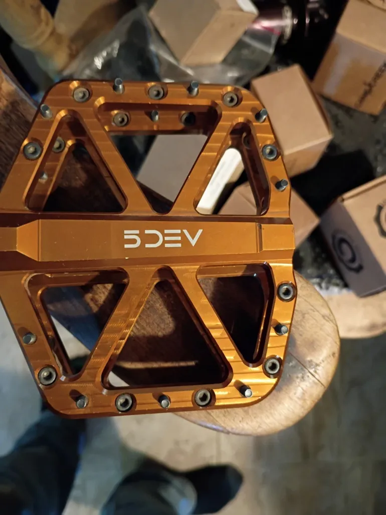 Used 5DEV all around MTN Bike Pedal. Kash color 2023 bike — image 1 of 2