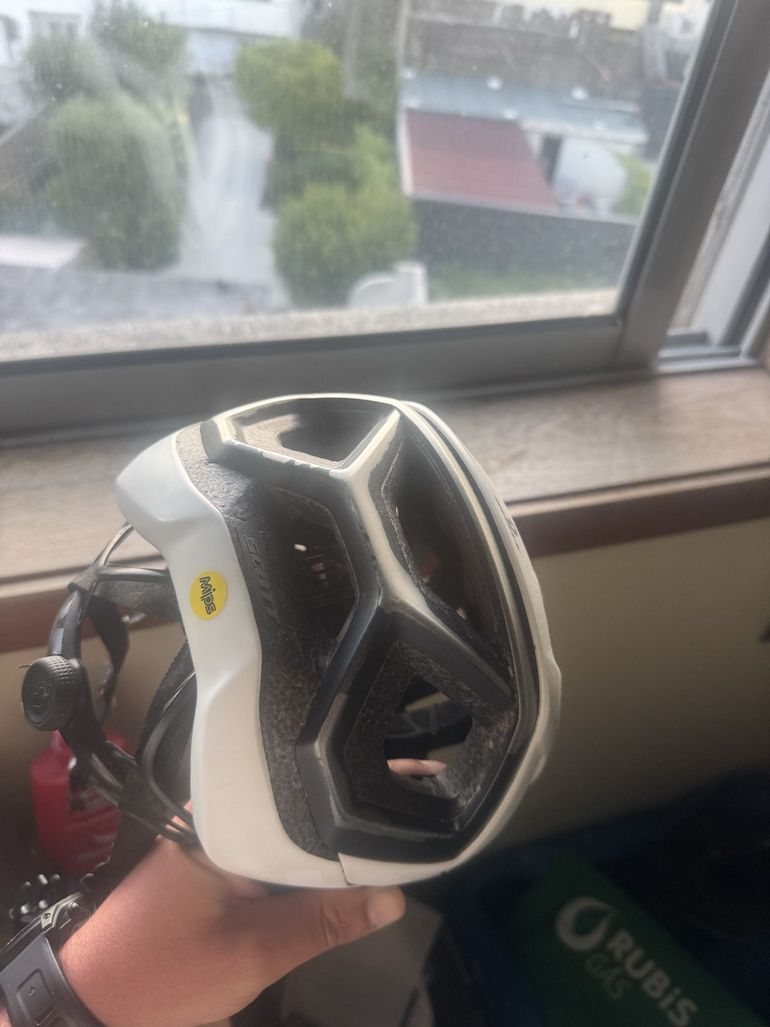 Used Scott Centric Plus MIPS Helmet 2023 bike — image 8 of 9
