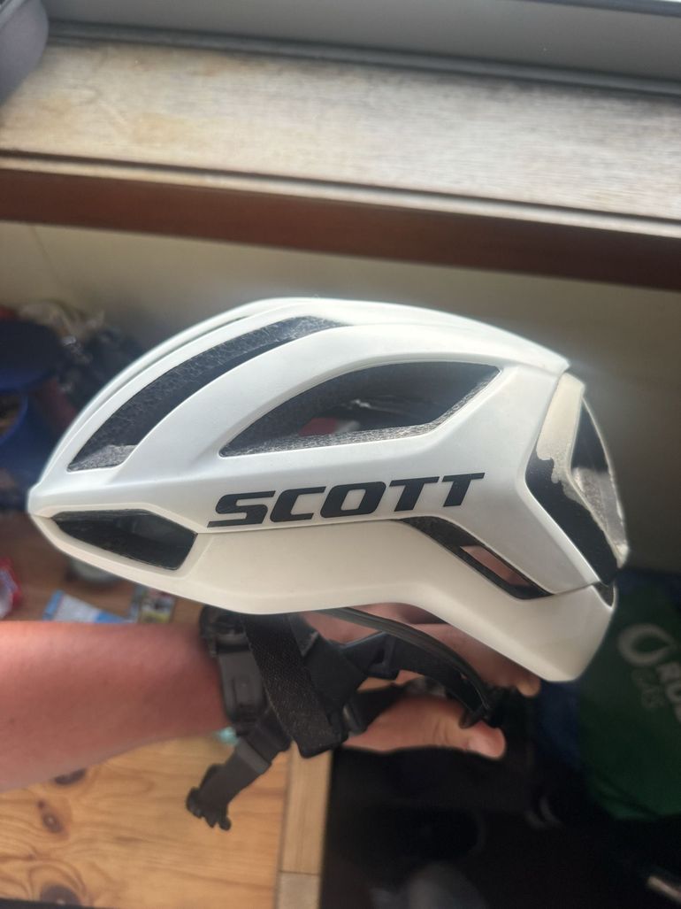 Used Scott Centric Plus MIPS Helmet 2023 bike — image 4 of 9